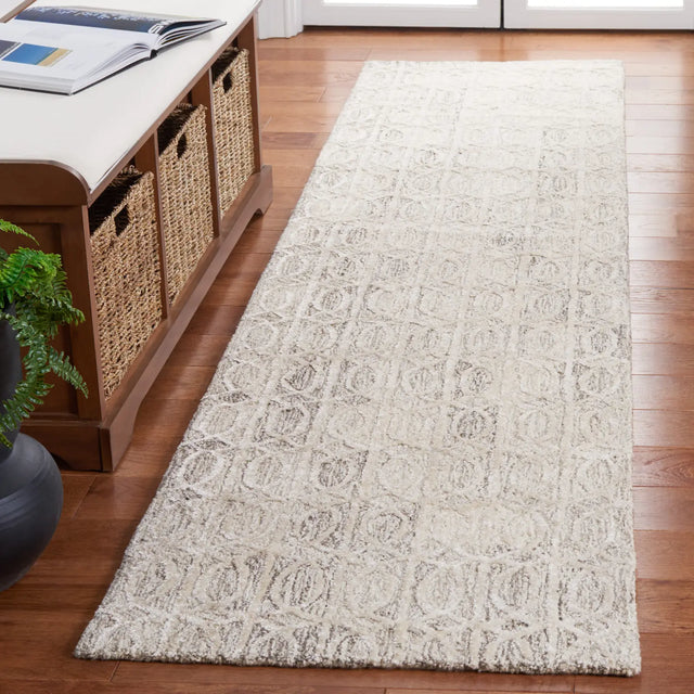 Safavieh Ebony 2'-3" x 9'-0" Rug in Natural / Ivory