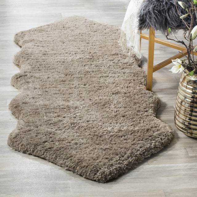 Safavieh Sheep Shag 2'-3" x 6'-0" Rug in Silver