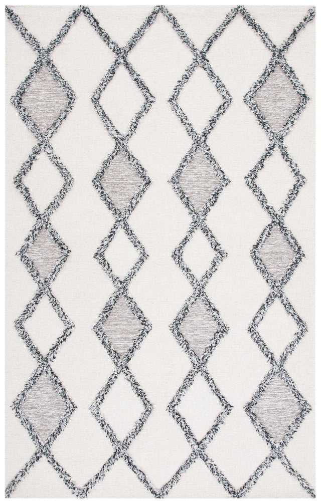 Safavieh Casablanca 4'-0" x 6'-0" Rug in Ivory / Black