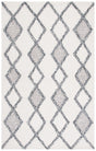 Safavieh Casablanca 4'-0" x 6'-0" Rug in Ivory / Black