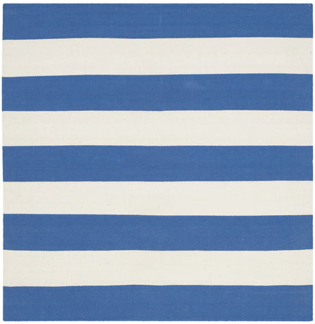 Safavieh Montauk 4'-0" x 4'-0" Rug in Blue / Ivory