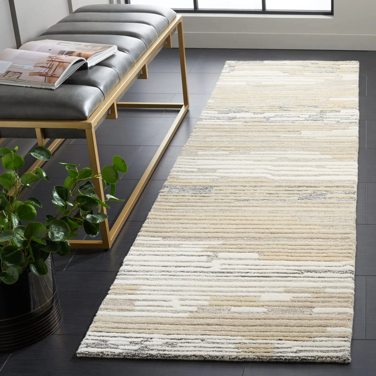 Safavieh Fifth Avenue 2'-3" x 8'-0" Rug in Natural / Beige