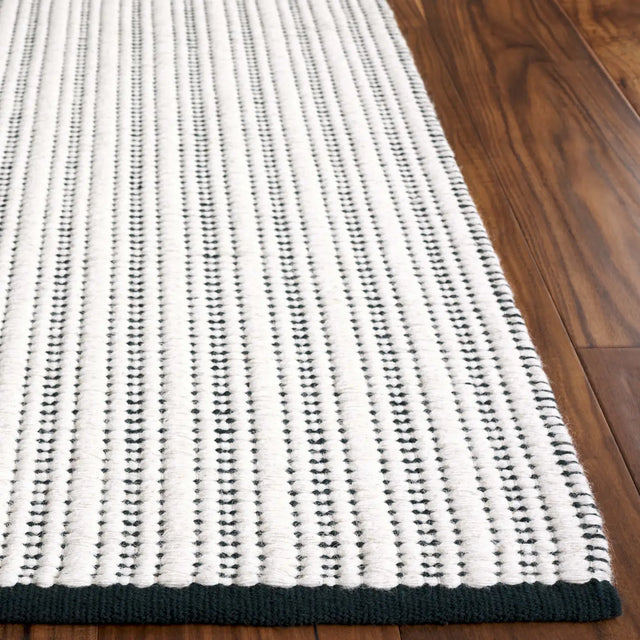 Safavieh Vermont 4'-0" x 6'-0" Rug in Green / Ivory