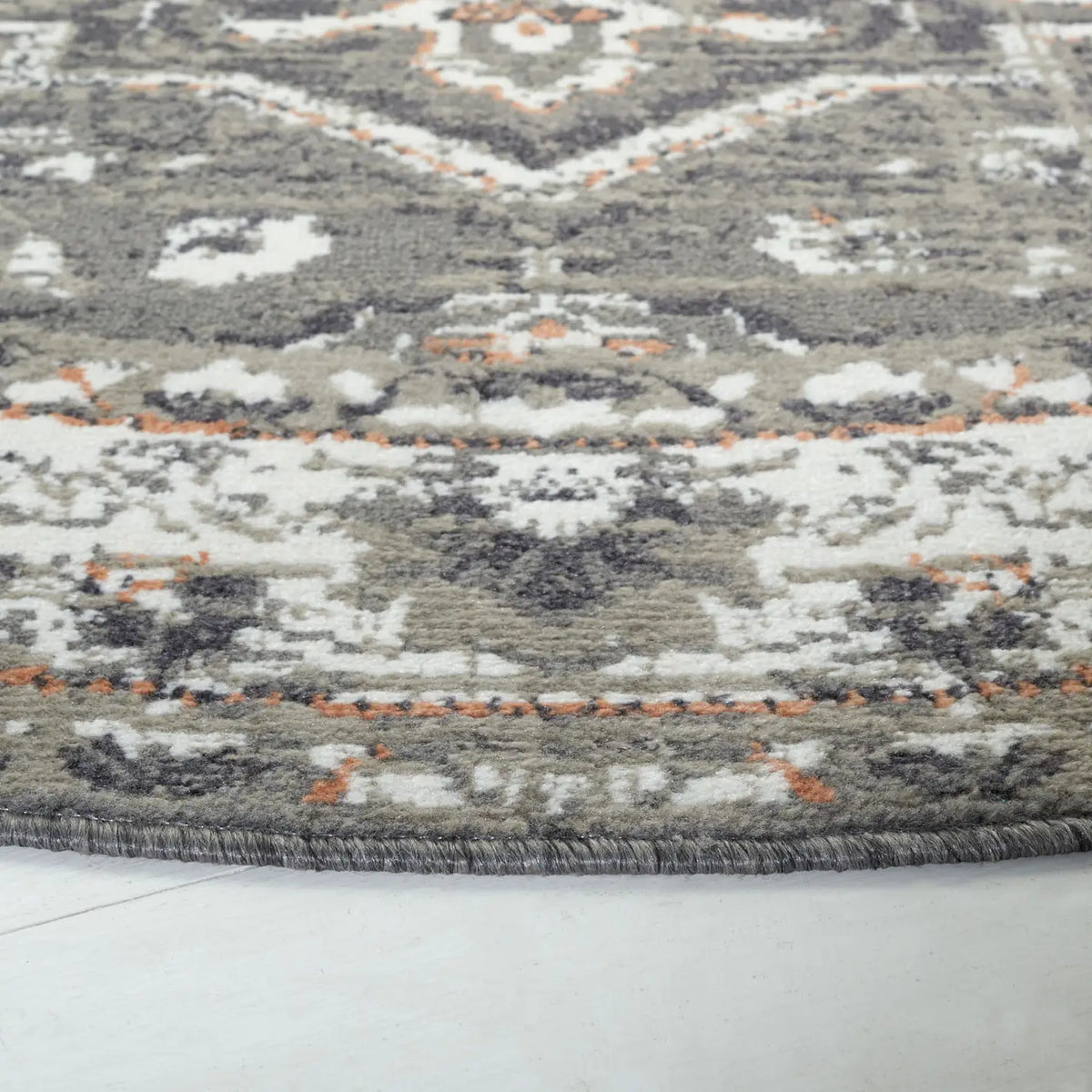 Safavieh Pyramid 6'-7" x 6'-7" Rug in Grey / Ivory