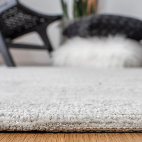 Safavieh Classic Vintage 4'-0" x 6'-0" Rug in Grey
