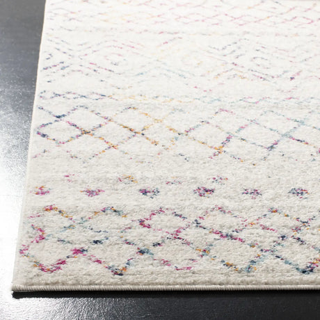 Safavieh Madison 700 4'-0" x 6'-0" Rug in Ivory / Fuchsia