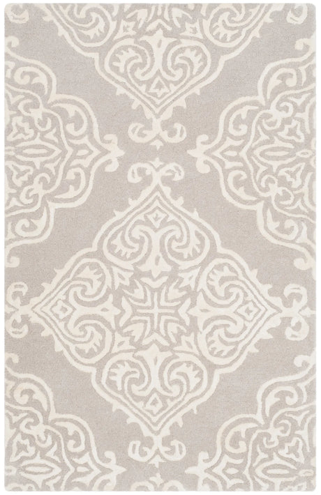 Safavieh Glamour 2'-0" x 3'-0" Rug in Silver / Ivory
