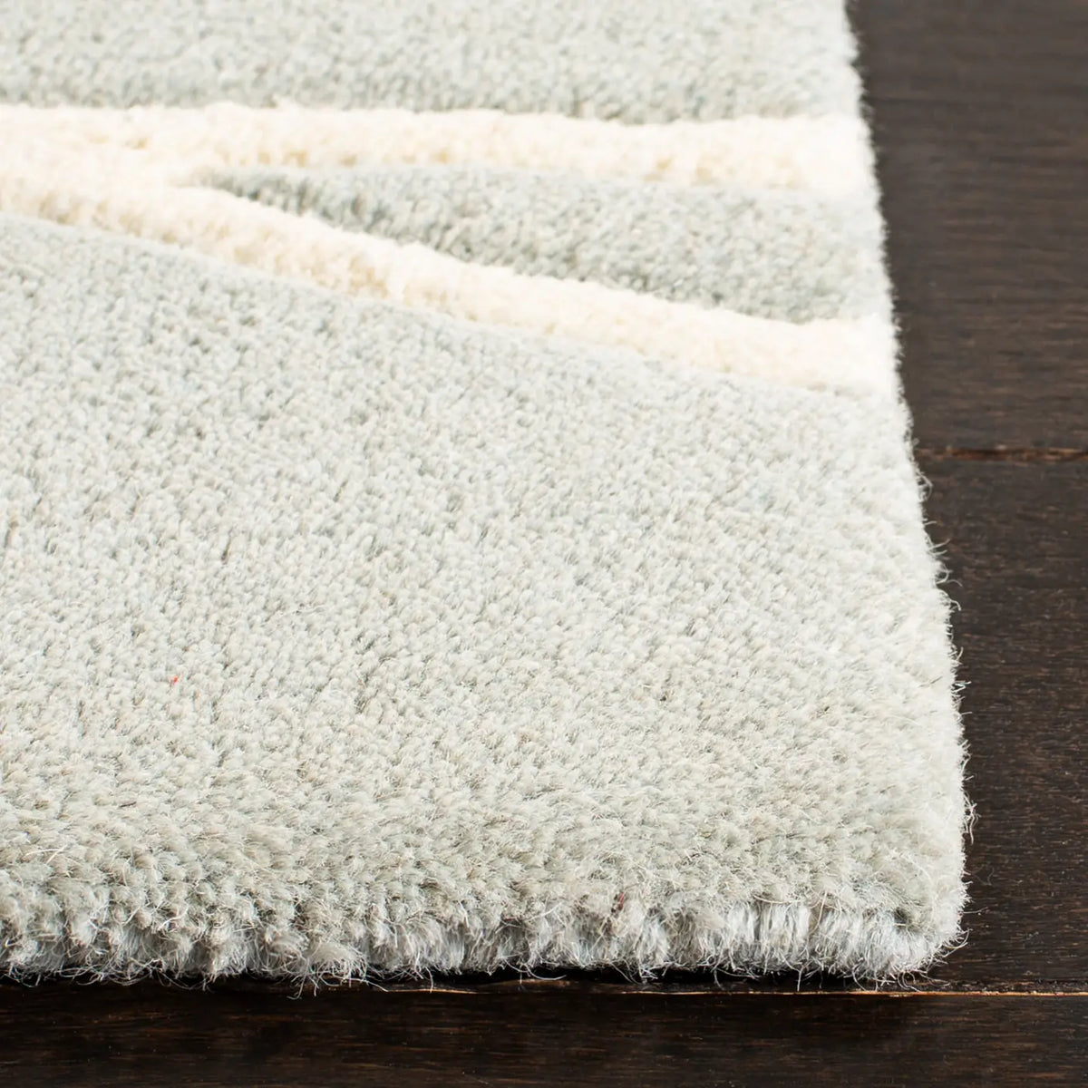 Safavieh Soho 5'-0" x 8'-0" Rug in Grey / Ivory