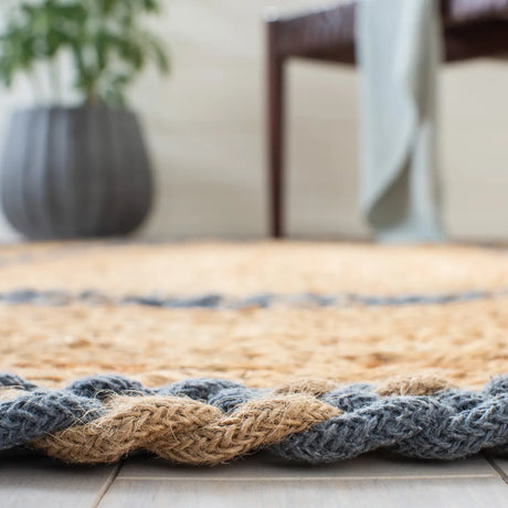 Safavieh Natural Fiber 3'-0" x 5'-0" Rug in Natural / Grey
