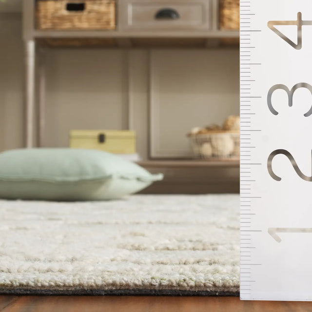 Safavieh Marquee 4'-0" x 6'-0" Rug in Grey / Light Brown