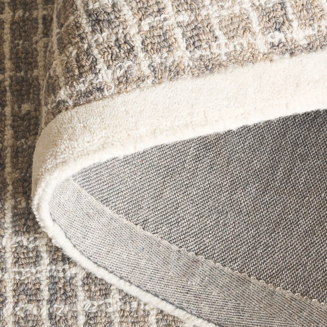 Safavieh Pine 4'-0" x 6'-0" Rug in Grey / Ivory