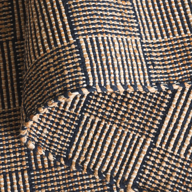 Safavieh Organica 4'-0" x 6'-0" Rug in Natural / Navy
