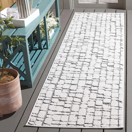 Safavieh Cabana 2'-2" x 8'-0" Rug in Ivory / Grey