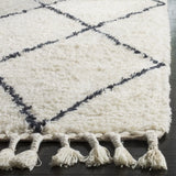 Safavieh Casablanca 5'-0" x 8'-0" Rug in Ivory / Grey