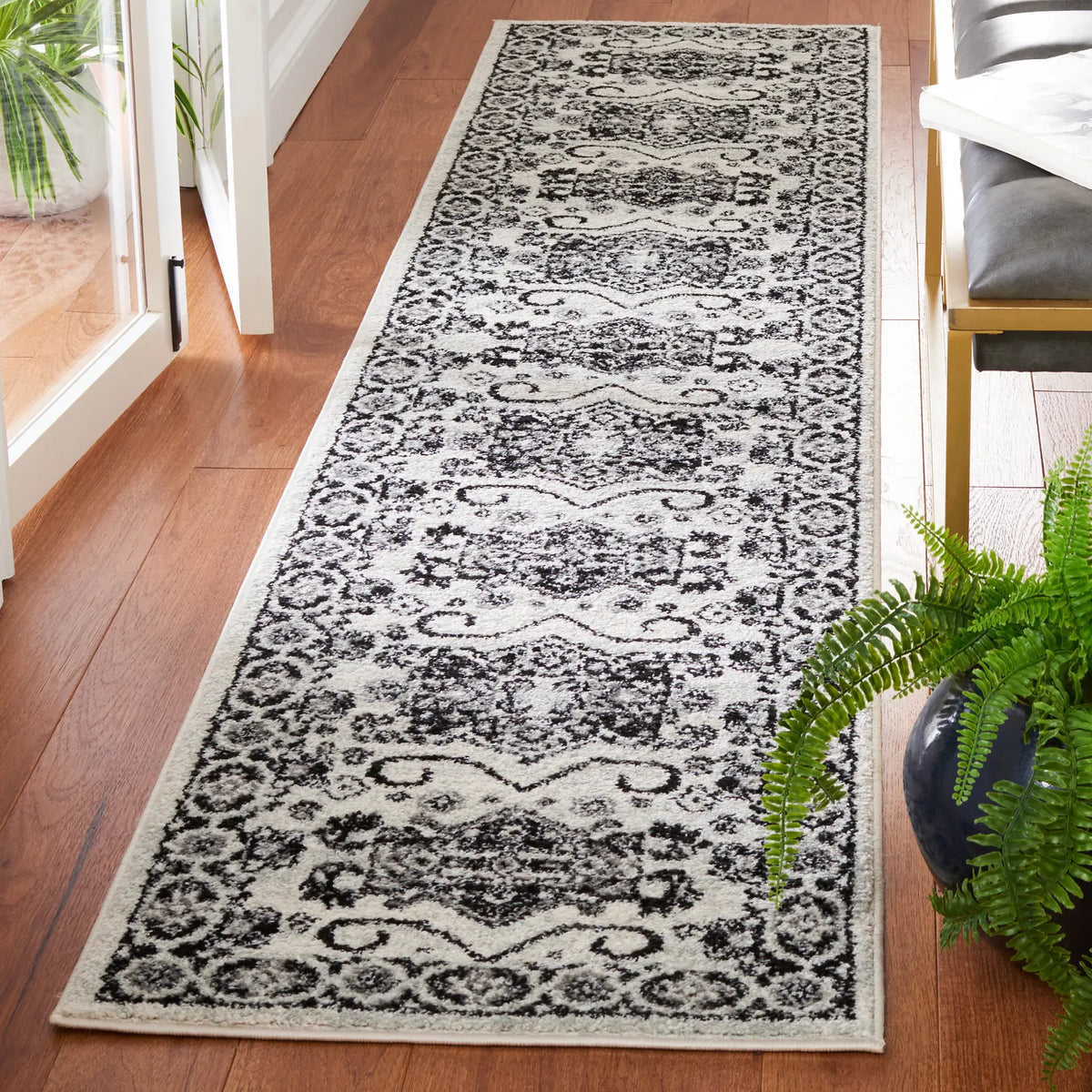 Safavieh Tulum 2'-0" x 9'-0" Rug in Ivory / Black