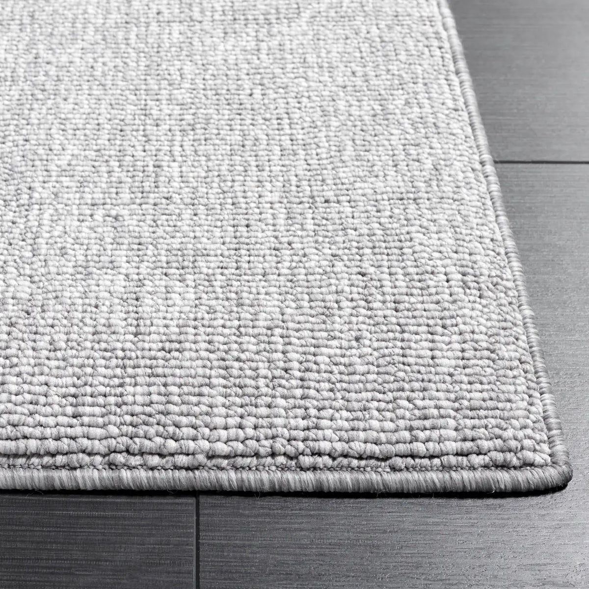Safavieh River 4'-0" x 6'-0" Rug in Grey