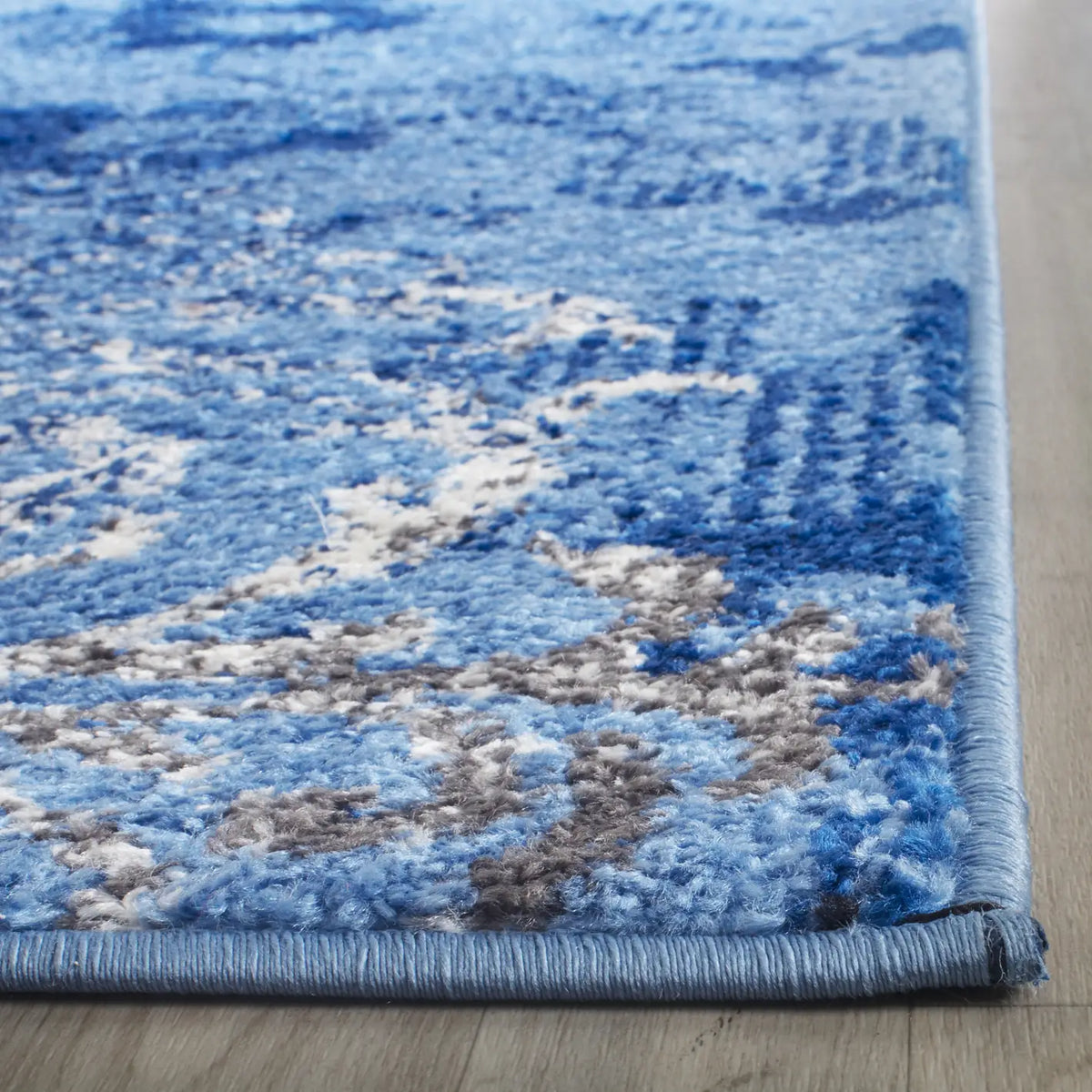 Safavieh Adirondack 2'-6" x 8'-0" Rug in Light Blue / Dark Blue
