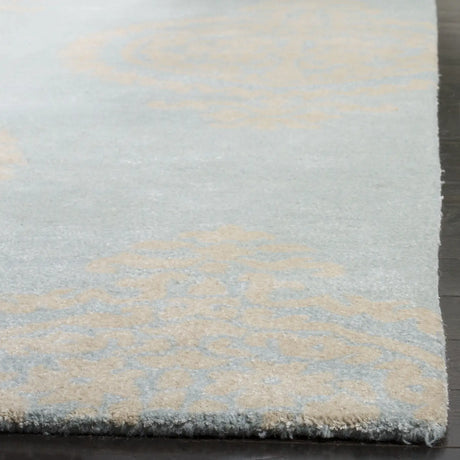 Safavieh Soho 5'-0" x 8'-0" Rug in Blue / Beige
