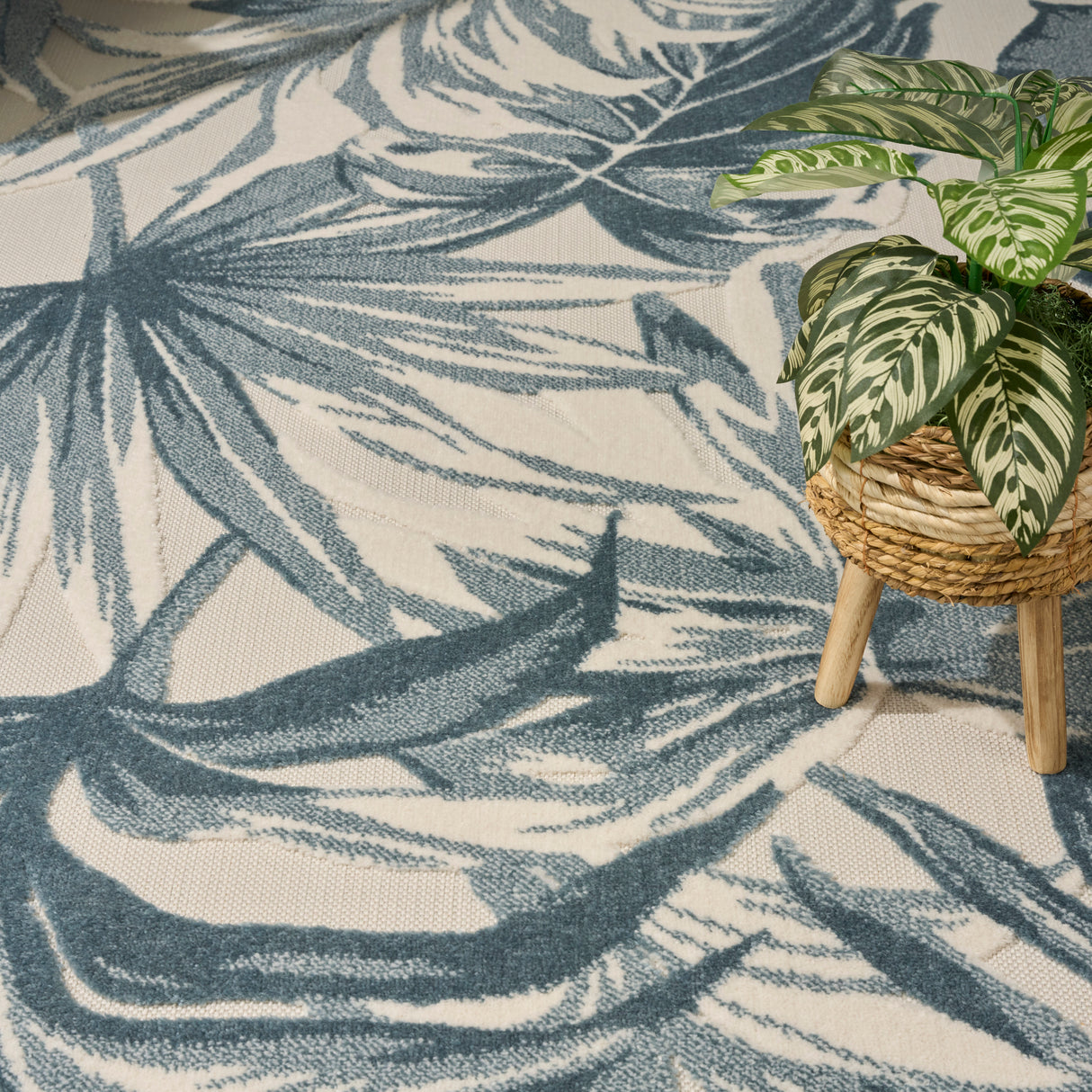 Nourison Aloha ALH43 Machine Made Ivory, Blue Rug