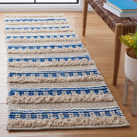 Safavieh Natura 2'-3" x 8'-0" Rug in Beige / Navy