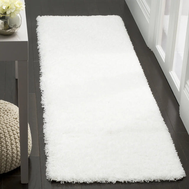 Safavieh Sgl-Laguna Shag 2'-3" x 10'-0" Rug in White