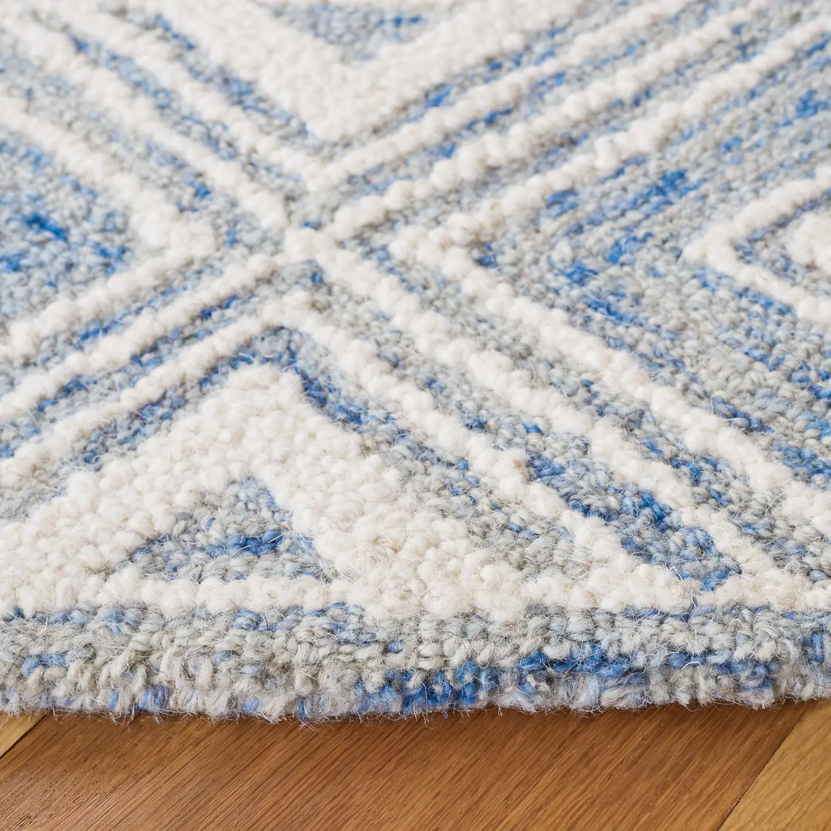 Safavieh Metro 6'-0" x 6'-0" Rug in Blue / Ivory