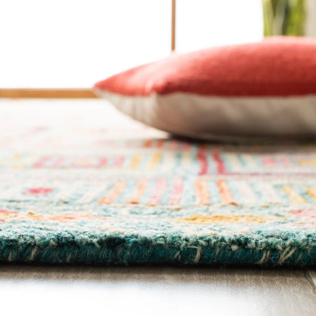 Safavieh Aspen 4'-0" x 6'-0" Rug in Pink / Gold