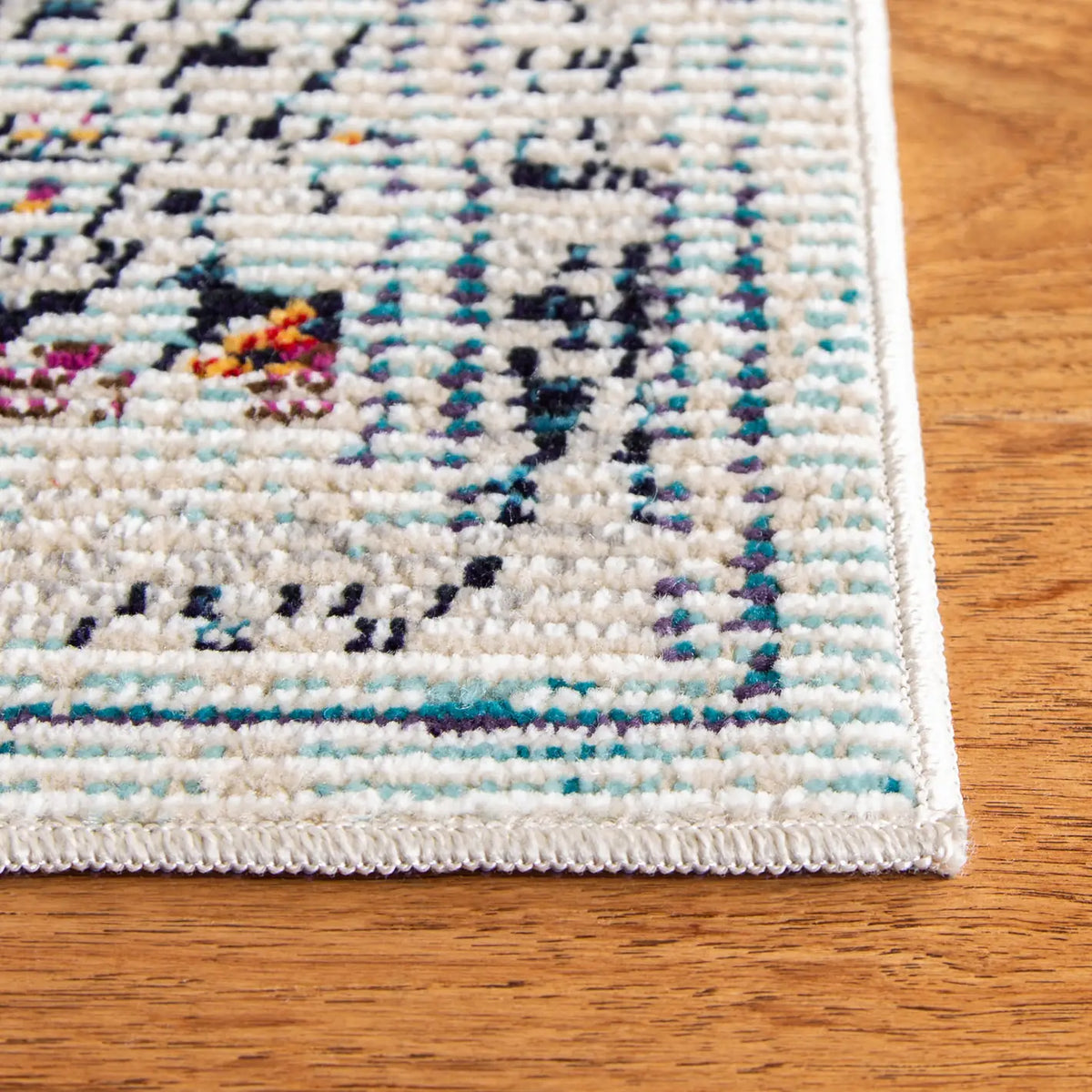 Safavieh Crystal 4'-0" x 6'-0" Rug in Blue / Grey
