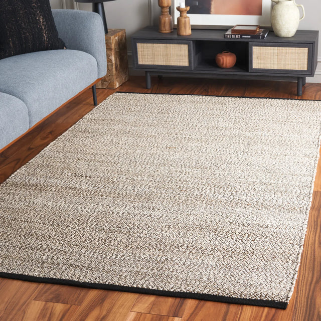 Safavieh Natural Fiber 4'-0" x 6'-0" Rug in Beige
