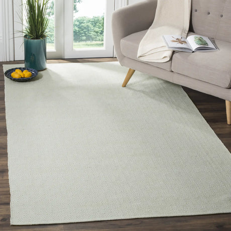 Safavieh Montauk 4'-0" x 6'-0" Rug in Ivory / Foam Green