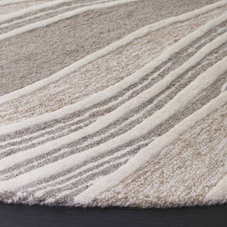 Safavieh Fifth Avenue 6'-0" x 6'-0" Rug in Natural / Ivory