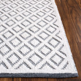 Safavieh Vermont 4'-0" x 6'-0" Rug in Ivory / Blue