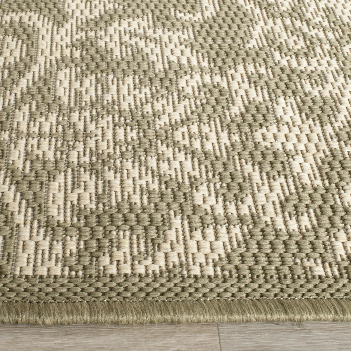 Safavieh Courtyard 2'-3" x 6'-7" Rug in Olive / Natural