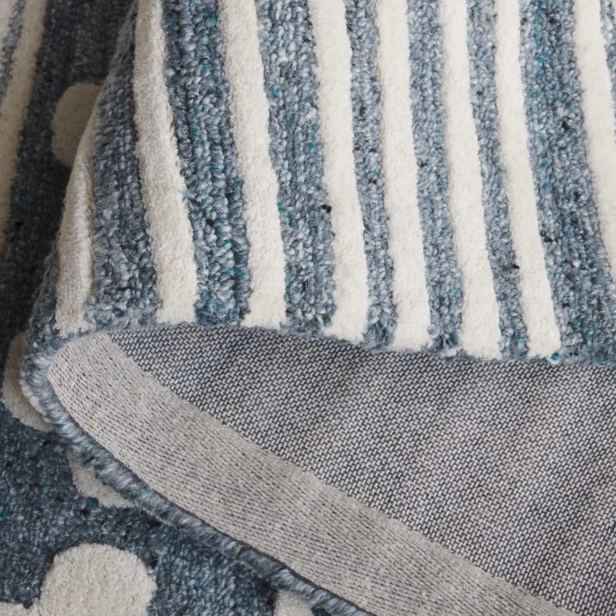 Safavieh Abstract 4'-0" x 6'-0" Rug in Grey / Ivory