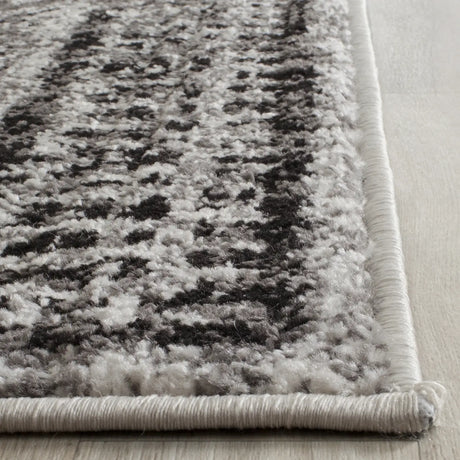 Safavieh Adirondack 2'-6" x 8'-0" Rug in Ivory / Silver