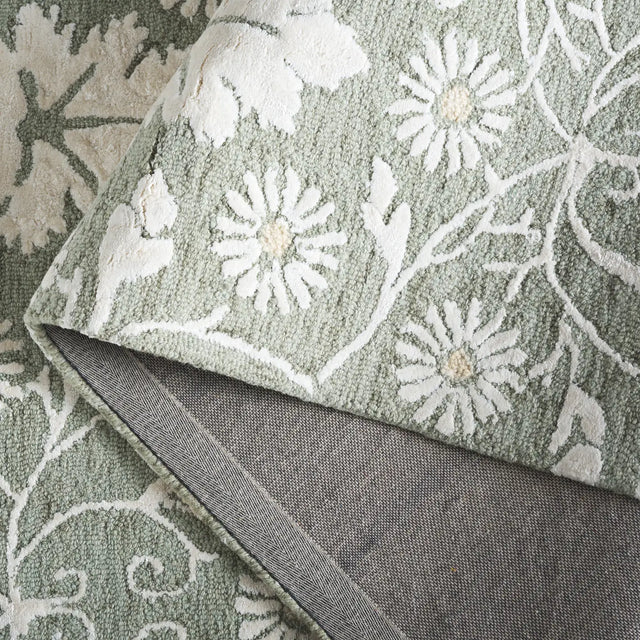 Safavieh Glamour 4'-0" x 6'-0" Rug in Sage / Ivory
