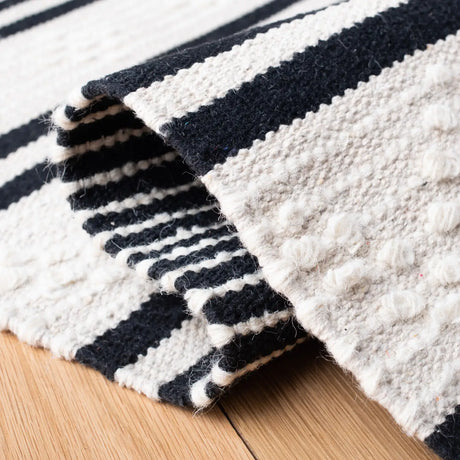 Safavieh Striped Kilim 4'-0" x 6'-0" Rug in Black / Ivory