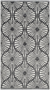 Safavieh Montauk 2'-3" x 3'-9" Rug in Black / Ivory