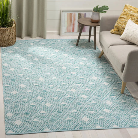 Safavieh Montauk 5'-0" x 8'-0" Rug in Aqua / Ivory