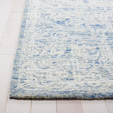 Safavieh Roslyn 4'-0" x 6'-0" Rug in Blue / Ivory