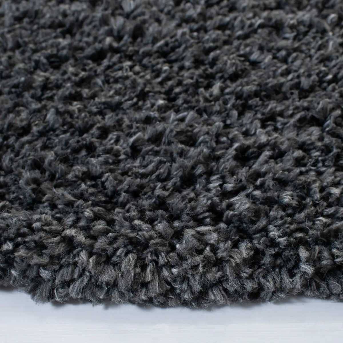 Safavieh August Shag 6'-7" x 6'-7" Rug in Charcoal