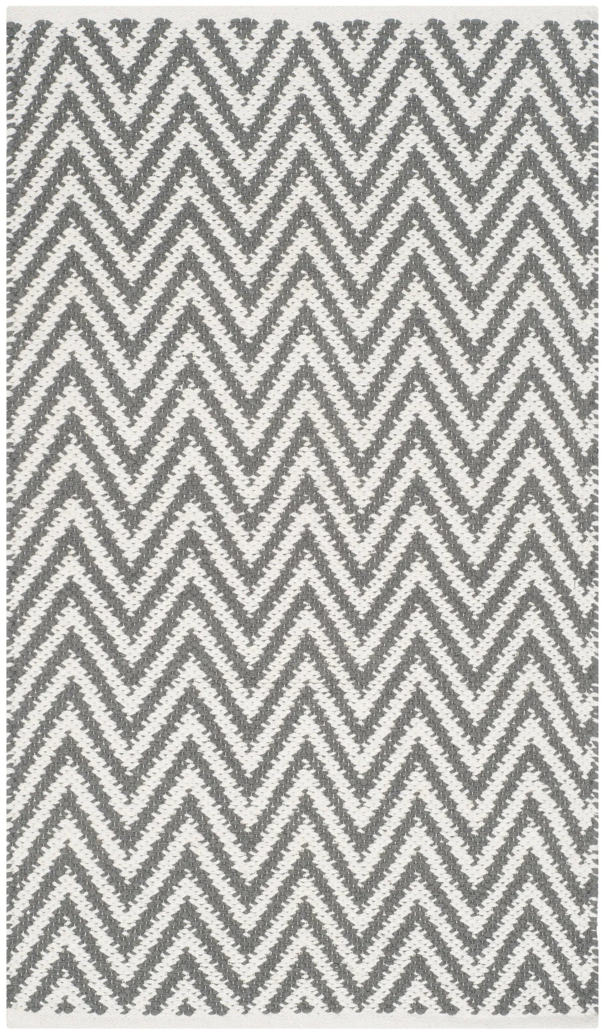 Safavieh Montauk 2'-6" x 4'-0" Rug in Grey / Ivory