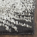 Safavieh Soho 6'-0" x 9'-0" Rug in Charcoal / Ivory