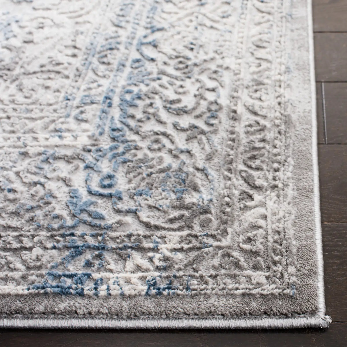 Safavieh Invista 4'-0" x 6'-0" Rug in Grey / Blue