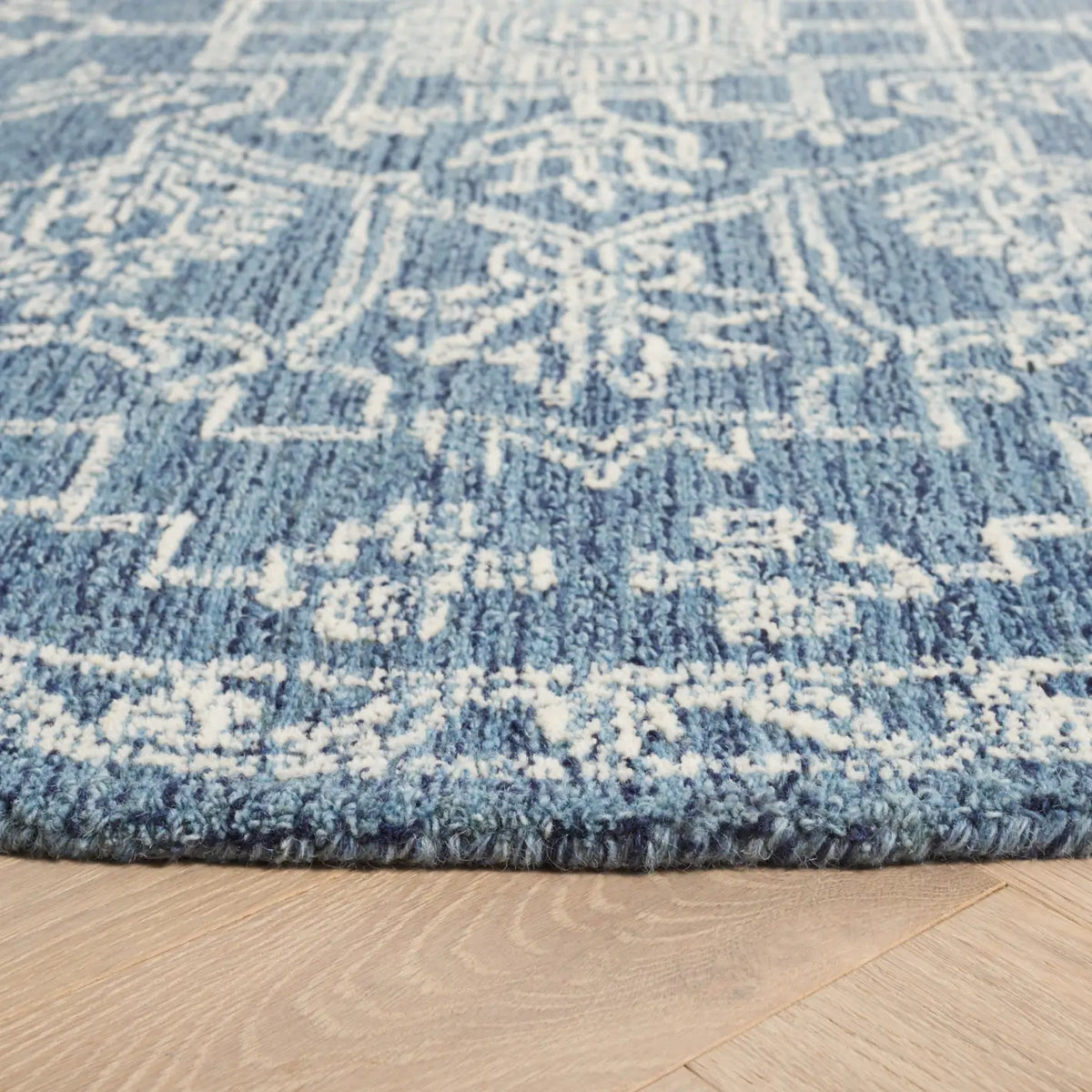Safavieh Micro-Loop 6'-0" x 6'-0" Rug in Blue / Ivory