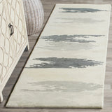 Safavieh Soho 2'-6" x 8'-0" Rug in Ivory / Grey