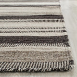 Safavieh Dhurries 4'-0" x 6'-0" Rug in Natural / Black