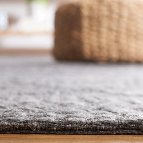 Safavieh Marbella 4'-0" x 6'-0" Rug in Grey