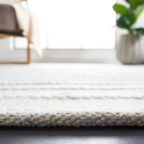 Safavieh Kilim 4'-0" x 6'-0" Rug in Light Grey / Ivory