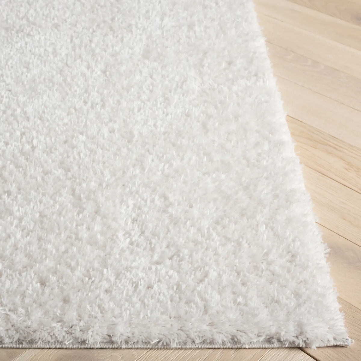 Safavieh Penelope Shag 4'-0" x 6'-0" Rug in Ivory